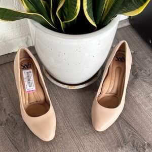 Sofft Women's Tan Flats